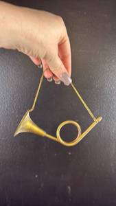 lot 40609 image: Brass Hunting Horn with Chain