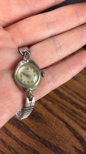 lot 40616 image: Ladies Silver Tone Wrist Watch with Metal Bracelet Band