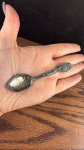 lot 40619 image: Collectible Silver Commemorative Souvenir Spoon Kansas
