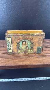 lot 40625 image: La Palina Senators Wooden Cigar Box