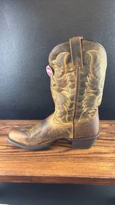 lot 40641 image: Mens Brown Leather Western Cowboy Boots Size 10