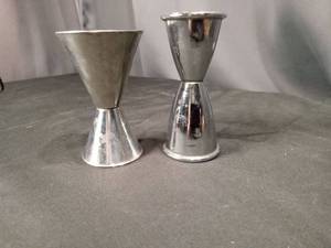 lot 4850 image: Stainless Steel Cocktail Jiggers Set
