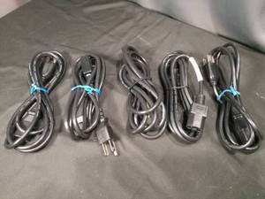 lot 4863 image: Mixed Electronics Power and USB Cable Lot