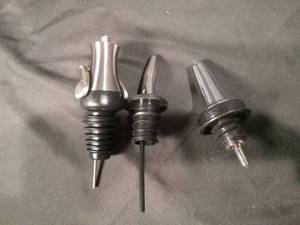 lot 4872 image: Stainless Steel Wine Bottle Stoppers Set