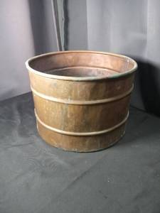 lot 4895 image: Metal bucket