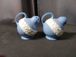 lot 40876 image: Blue and White Ceramic Salt and Pepper Shakers Set