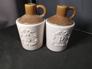 lot 40883 image: Ceramic Salt and Pepper Shaker Set with Brown Glazed Tops