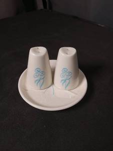 lot 40900 image: White Ceramic Salt and Pepper Shaker Set with Blue Floral Design