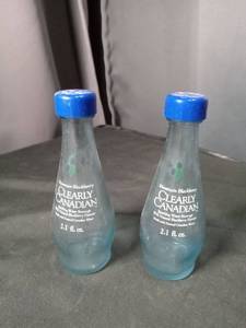 lot 40902 image: Clearly Canadian Mountain Blackberry Glass Bottles Salt and Pepper Shakers Set