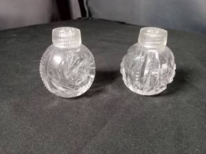 lot 40904 image: Crystal Cut Glass Salt and Pepper Shakers