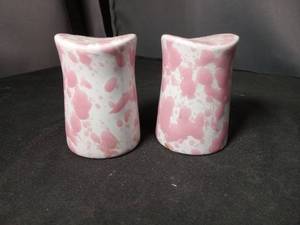 lot 40910 image: Pink and White Marbled Ceramic Salt and Pepper Shaker Set
