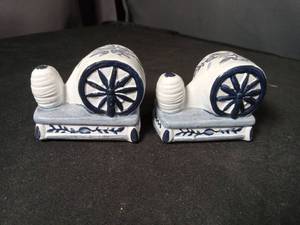 lot 40921 image: Blue and White Ceramic Salt and Pepper Shakers with Wheel Design