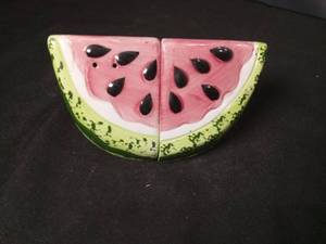 lot 40922 image: Watermelon Salt and Pepper Shaker Set