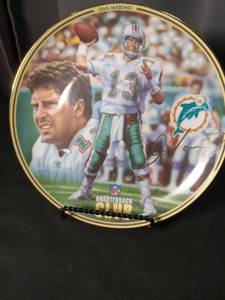 lot 40766 image: Dan Marino NFL Quarterback Club Bradford Exchange Commemorative Plate