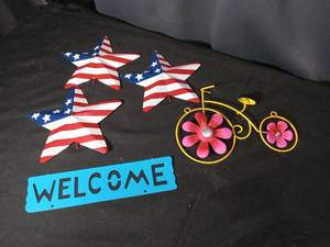 lot 40780 image: Patriotic Metal Wall Decorations with Welcome Sign and Bicycle