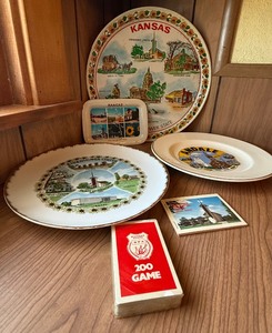 lot 19 image: Vintage Kansas Souvenir & Eisenhower Memorabilia