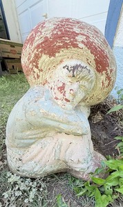 lot 24 image: Vintage Concrete Garden Statue w Chippy Paint