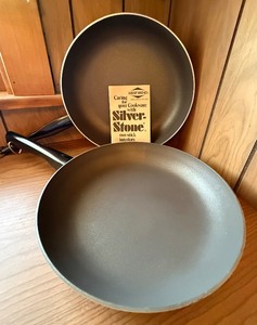 lot 27 image: Vintage WestBend SilverStone Frying PansSkillets
