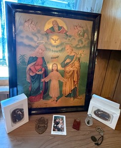 lot 29 image: Holy Family Framed PrintCatholic Devotional Items