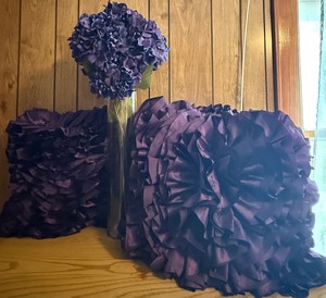 lot 43 image: Coordinated Purple Decor Collection w Pillows & Floral
