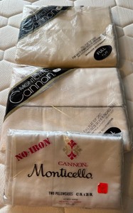 lot 46 image: Vintage Cannon Monticello No-Iron Linens - NOS- 2 Full Flat Sheets and Pair of Pillowcases