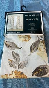 lot 2047 image: Laura Ashley Hydrangea Rod Pocket Panel Pair. Includes Two 40x84 Panels