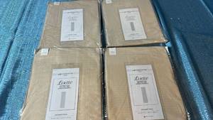 lot 2072 image: Liz Claiborne Lisette Grommet Panel 50x72 Qty 4 Panels Color Linen.