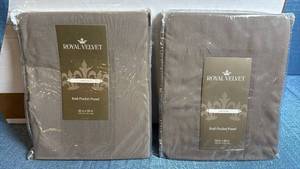 lot 8010 image: Royal Velvet Lantana Rod Pocket Curtain Panels Set