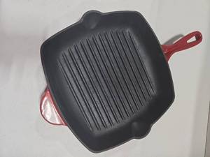 lot 329 image: Cast Iron Grill Pan with Red Handle