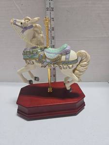lot 345 image: Carlton Cards Chariots of Fire Carousel Horse Music Box