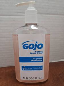 lot 367 image: NSN 12 oz Gojo Lotion Soap Refill