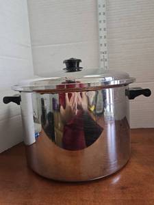 lot 420 image: SALADMASTER Stainless Steel Stock Pot with Lid
