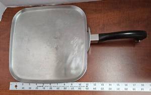 lot 421 image: SALADMASTER Square Grill Pan