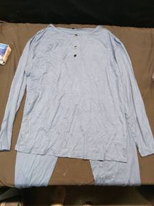 lot 4757 image: Blue Rayon Material Pajama Set Small - Retail $25