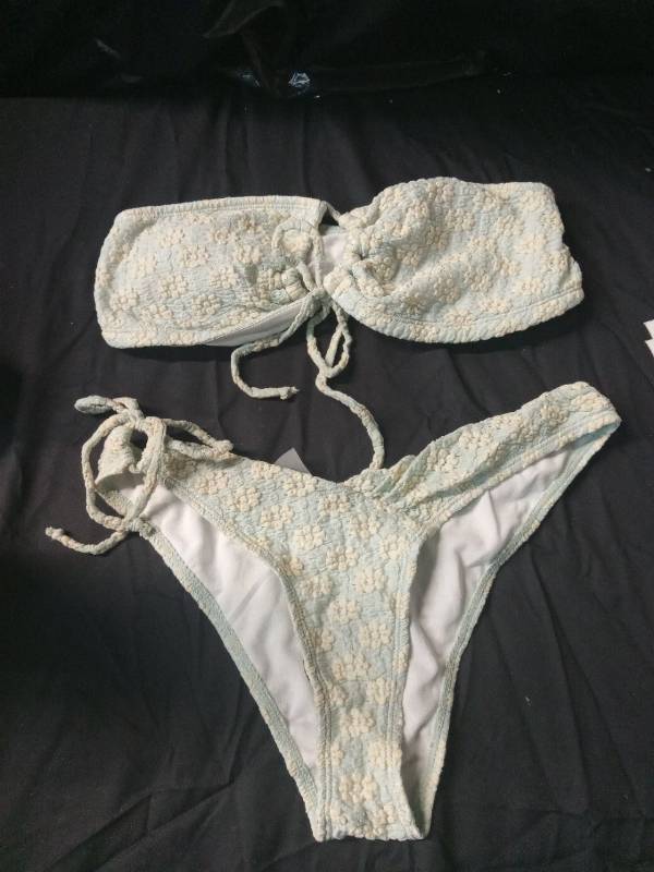 lot 2119 image: Womens Floral Bandeau Top Side Tie Bottom Bikini size small&nbsp