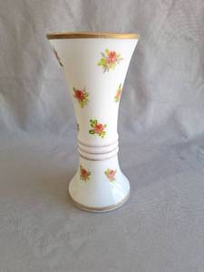 lot 31 image: Translucent Milk Glass, Hand Painted, 9 Inch Vase