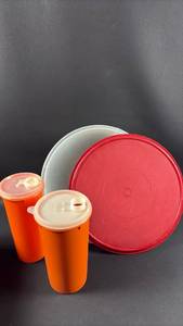 lot 40 image: Tupperware Big Bowl and Pour Containers