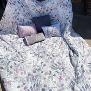 lot 126 image: Light and Fluffy Queen Comforter Set with Three Decorative Pillows and Two Tailored Euro Shams