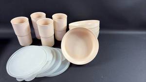 lot 157 image: Tupperware (6) Individual Bowls with Lids and (4) Coordinated Stacking Cups
