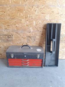 lot 53 image: Metal Tool Chest with Drawers and Tool Organizer