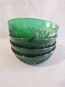 lot 62 image: Anchor Hocking Forest Green Glass Dessert Bowls