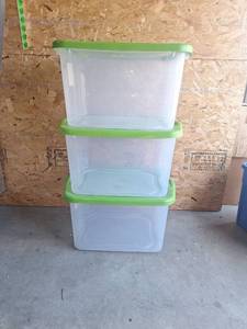lot 70 image: 3 Matching Totes