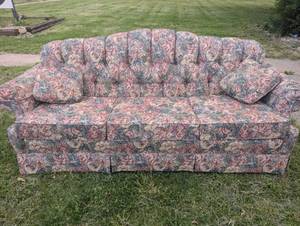 Traditional Floral Tapestry Sofa