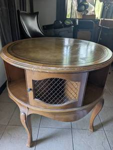 lot 503 image: French Provincial Round Coffee Table with Storage - 31 in Diameter x 29 in Tall