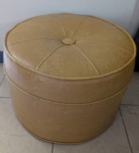 lot 512 image: Round Leather Ottoman with Tufted Top - 14 in tall