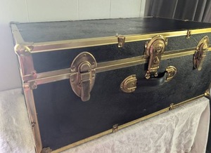 lot 1002 image: Black Steamer Trunk with Brass Hardware - No Keys Included - 30x13x16 in