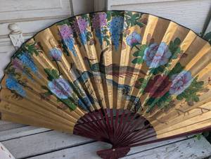 lot 1009 image: Large Chinese Hand Painted Folding Fan - 34 in