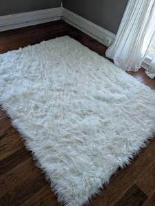 lot 1017 image: White Faux Fur Area Rug 5x6 ft
