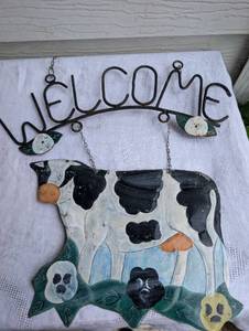 lot 1502 image: Cow Welcome Sign Metal Wall Hanging Decor - 16 in