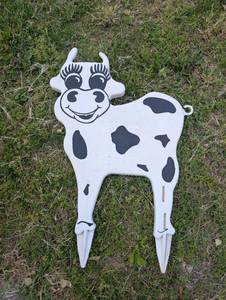 lot 1503 image: Wooden Cow Plastic Yard Sign Decoration - 32 in